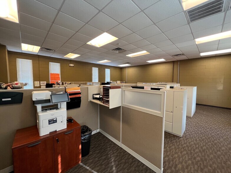 More Photos Of 3930 Western Ave, Knoxville Office For Sale