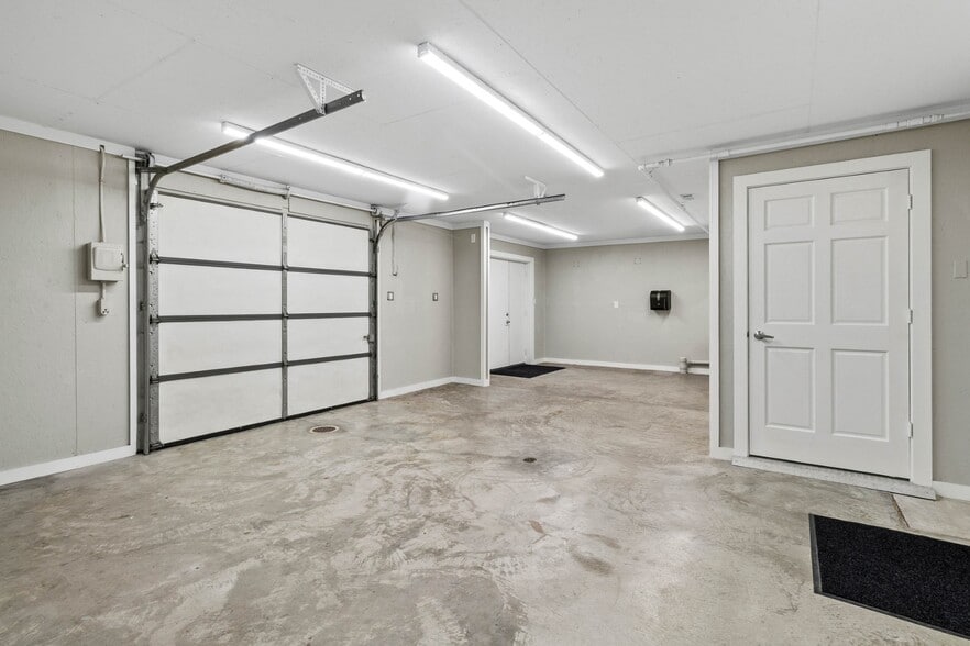 More Photos Of 1712-1714 Findlay Rd, Lima Office For Lease