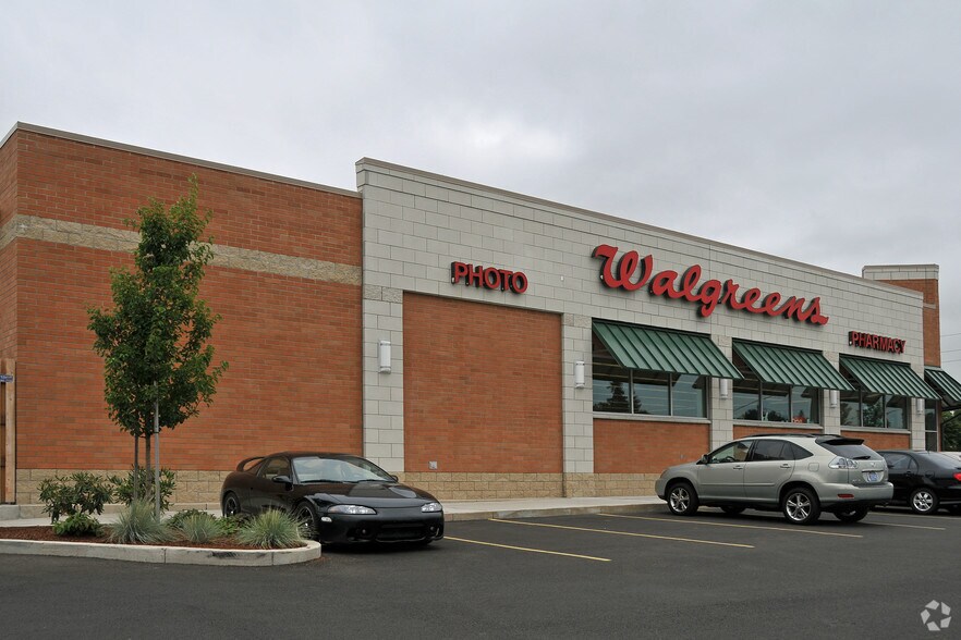 More Photos Of 1080 SW 1st Ave, Canby Drugstore For Sale