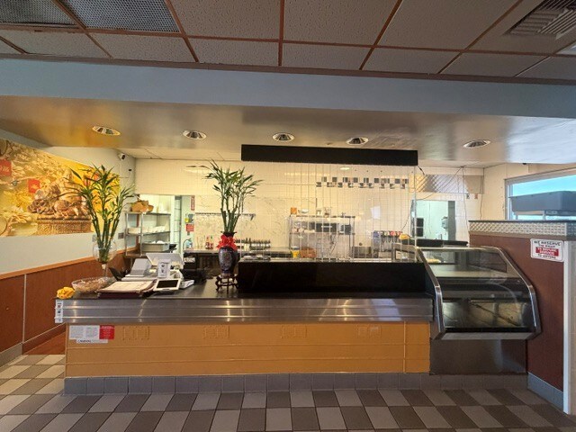 More Photos Of 13312 Lincoln Way, Auburn Fast Food For Sale