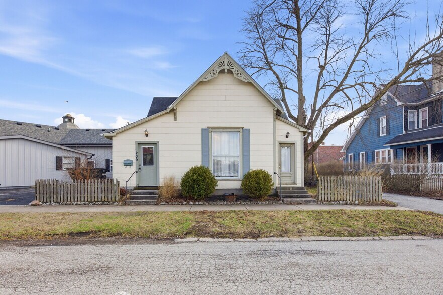 Primary Photo Of 209 W North St, Lebanon Office For Sale