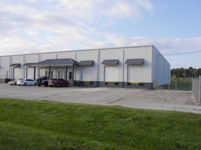 More Photos Of 1201 Old Hopewell Rd, Tampa Warehouse For Lease
