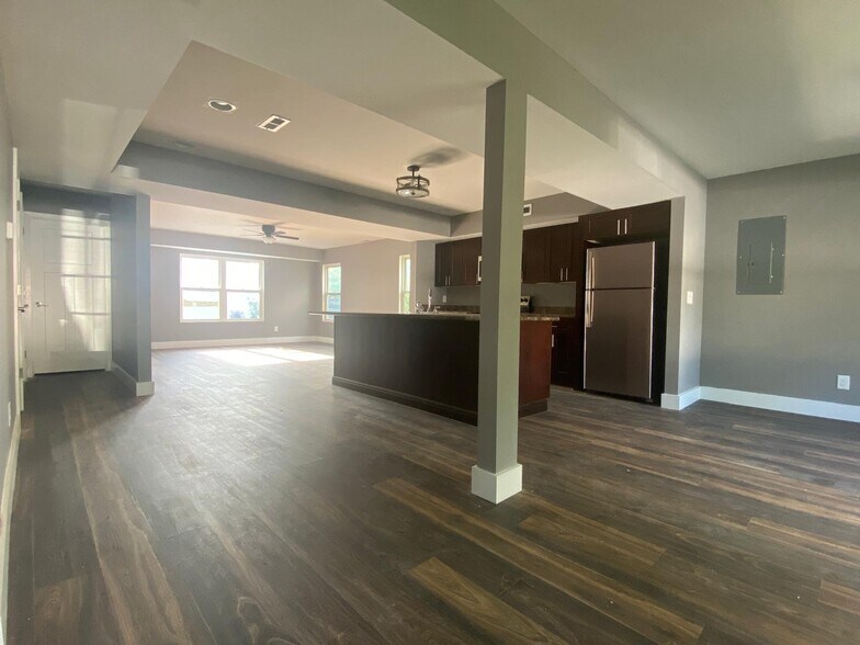 More Photos Of , Cincinnati Multifamily For Sale