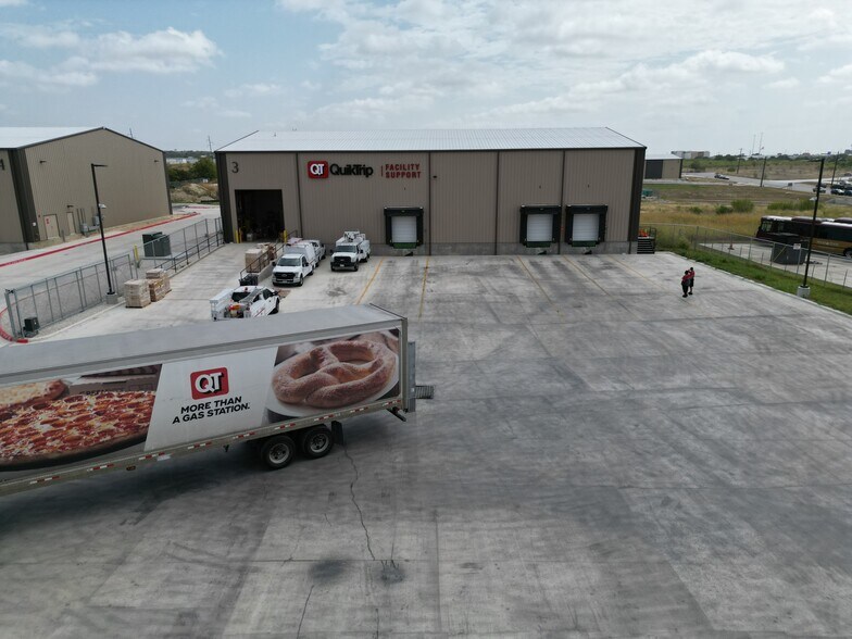 More Photos Of 4794 Transportation Way, San Marcos Unknown For Lease