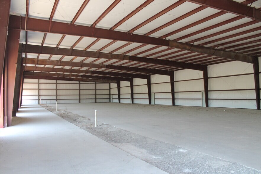 More Photos Of 409 E Highway 72 Hwy, Kenedy Light Distribution For Sale