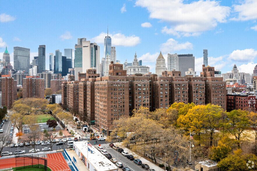 More Photos Of 2 Monroe St, New York Apartments For Lease