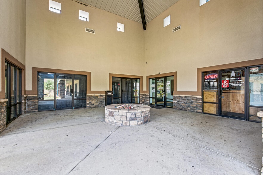 More Photos Of 991 Platte River Blvd, Brighton Storefront For Sale