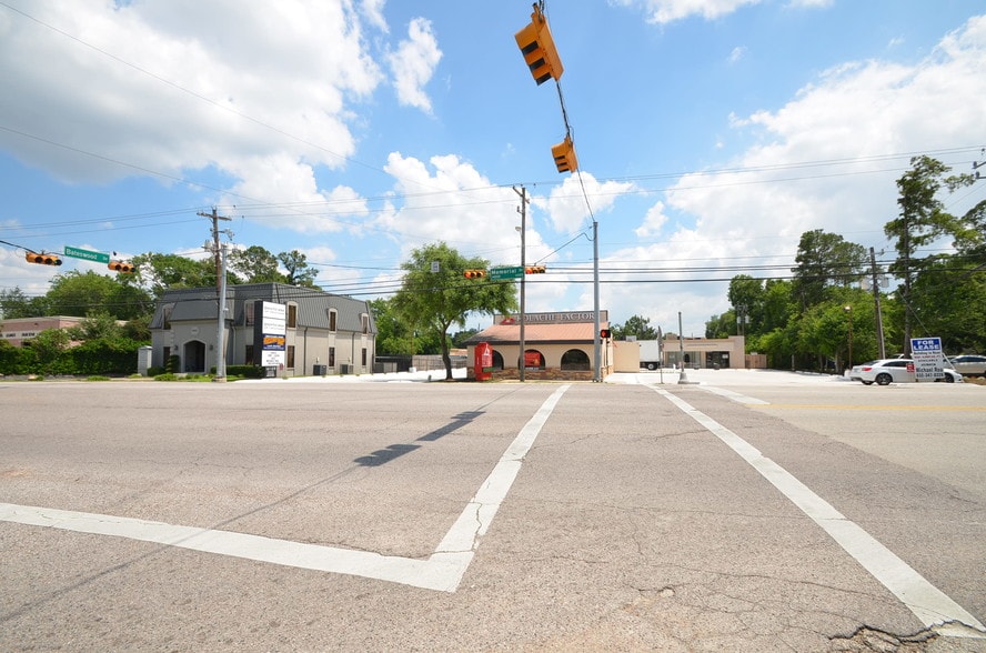 More Photos Of 14129 Memorial Dr, Houston Restaurant For Sale
