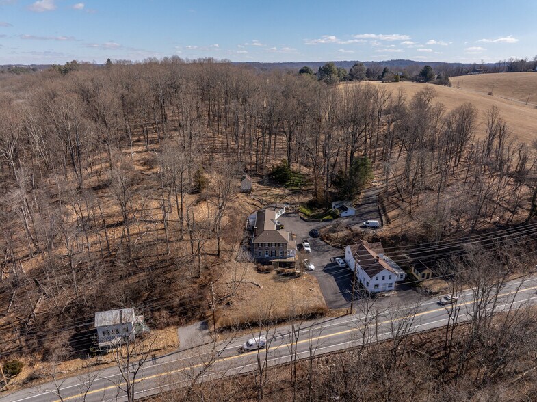 More Photos Of 14943 York Rd, Sparks Glencoe Specialty For Sale