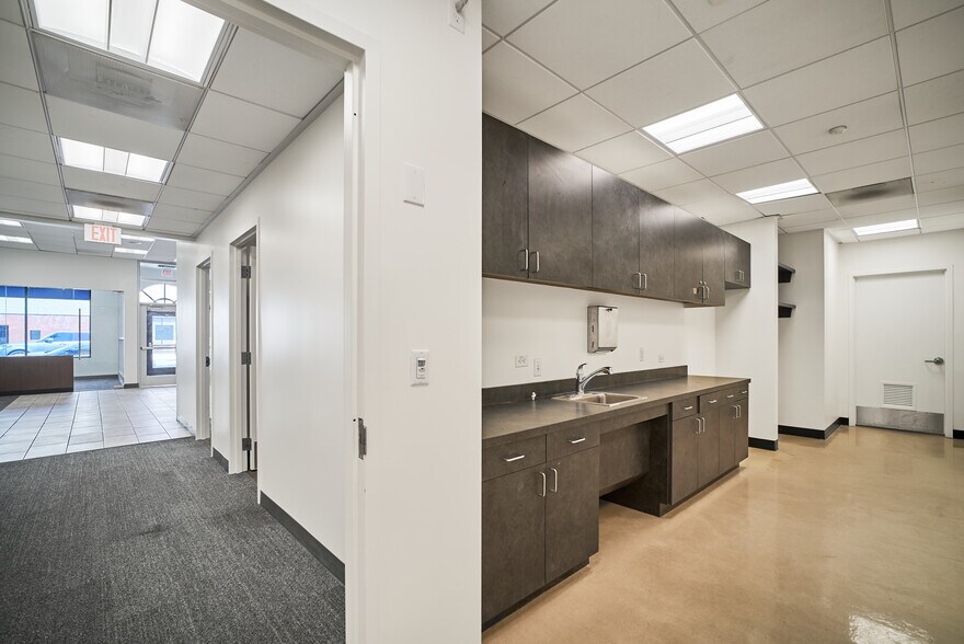 More Photos Of 108 W 3rd St, Long Beach Restaurant For Lease