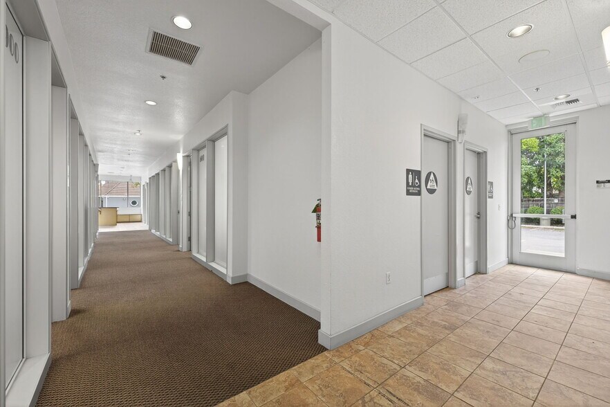 More Photos Of 2725 Riverside Blvd, Sacramento Loft Creative Space For Sale