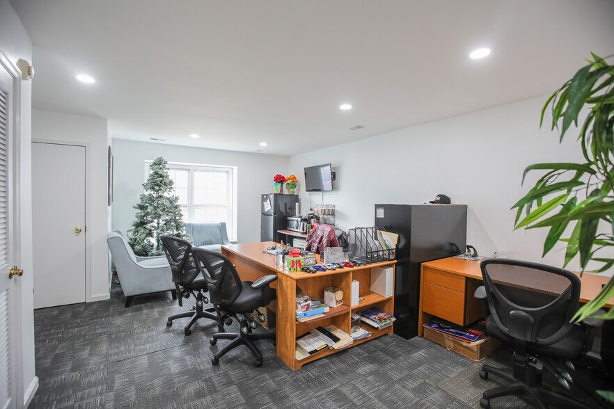 More Photos Of , Rockville Office For Sale