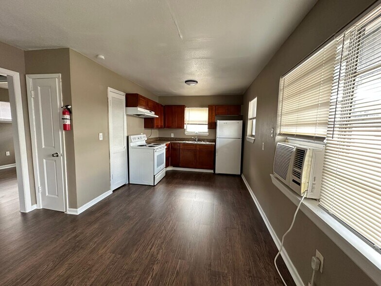 More Photos Of 5408 Market St, Houston Apartments For Sale