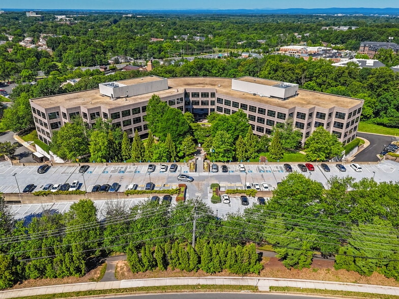 More Photos Of 3975 Fair Ridge Dr, Fairfax Office For Sale