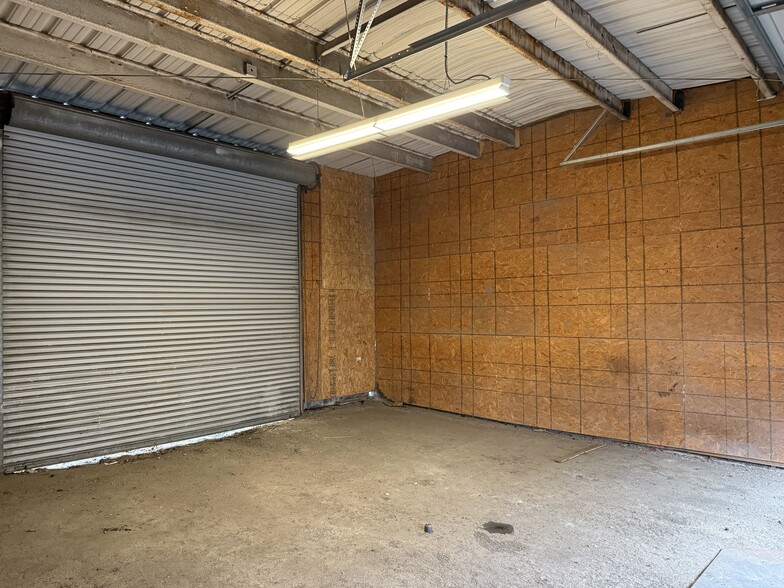 More Photos Of 5925 Payton Ave, Riverside Warehouse For Lease
