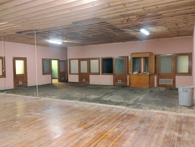 More Photos Of 906 Elm St, Coffeyville Religious Facility For Sale