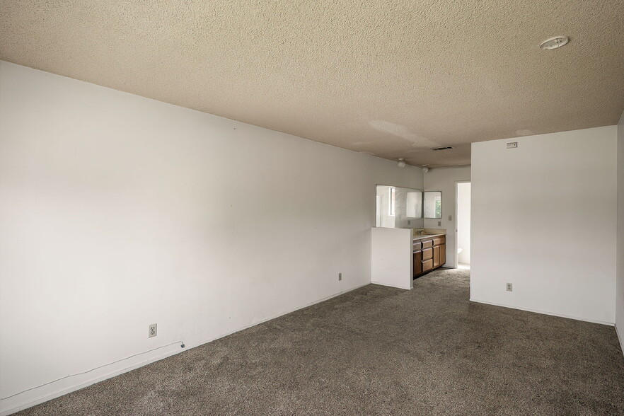 More Photos Of 104 N Atlantic Blvd, Alhambra Apartments For Sale