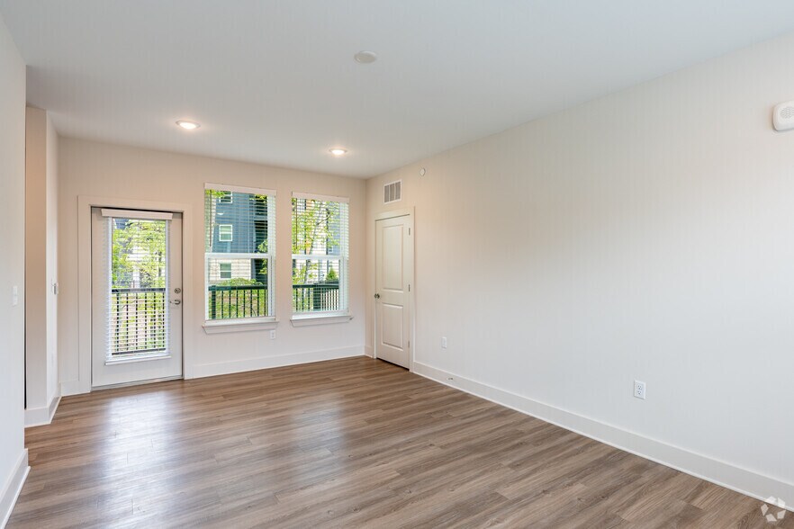 More Photos Of 12801 Lucks Ln, Midlothian Apartments For Sale