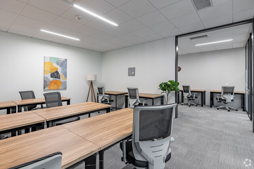 More Photos Of 121 Perimeter Ctr W, Atlanta Coworking Space