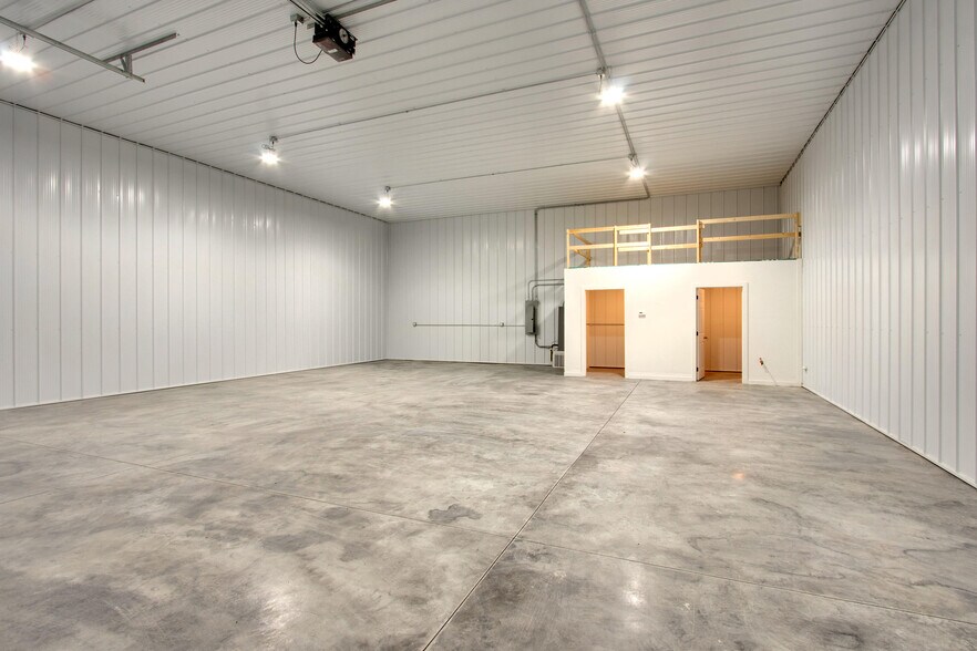 More Photos Of 5101 Kochs Ln, Quincy Warehouse For Lease