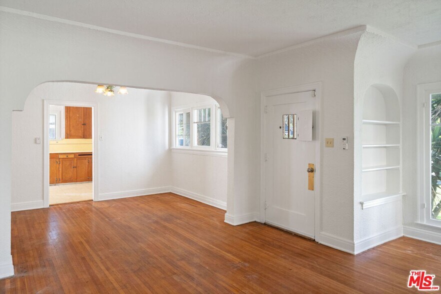 More Photos Of 3938 East Blvd, Los Angeles Multifamily For Sale