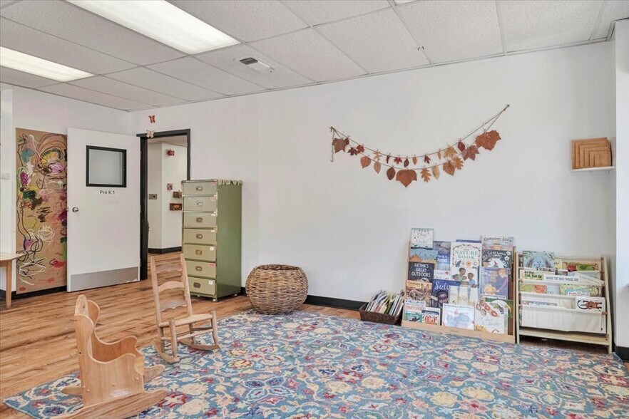 More Photos Of 4 Glenna Dr, Carmel Specialty For Sale