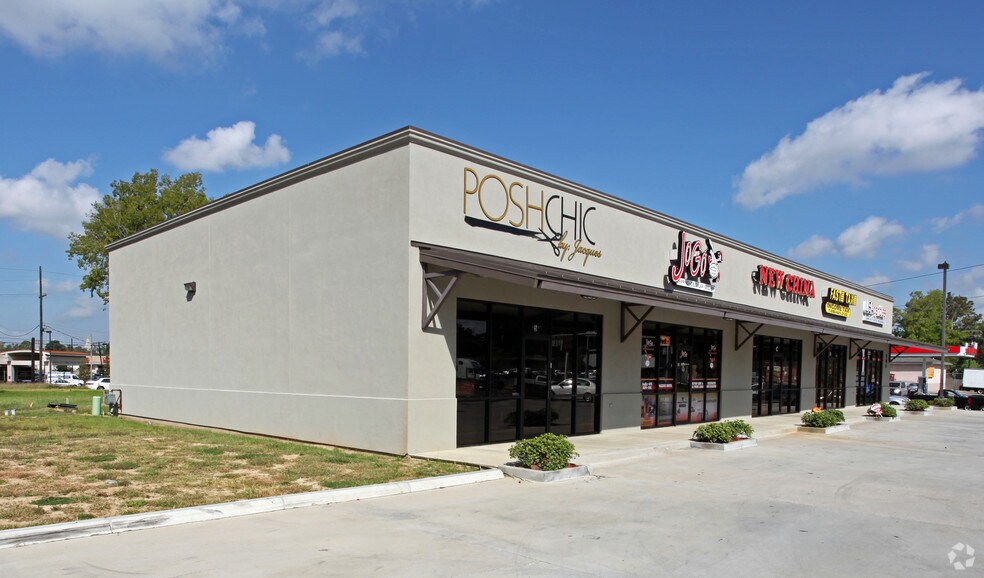 More Photos Of 245 N Acadian Trwy, Baton Rouge Freestanding For Lease