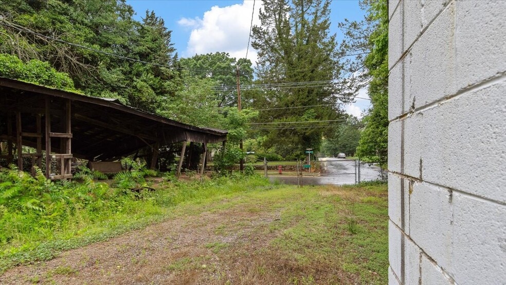 More Photos Of 123 N Main St, Warrenton Storefront For Sale