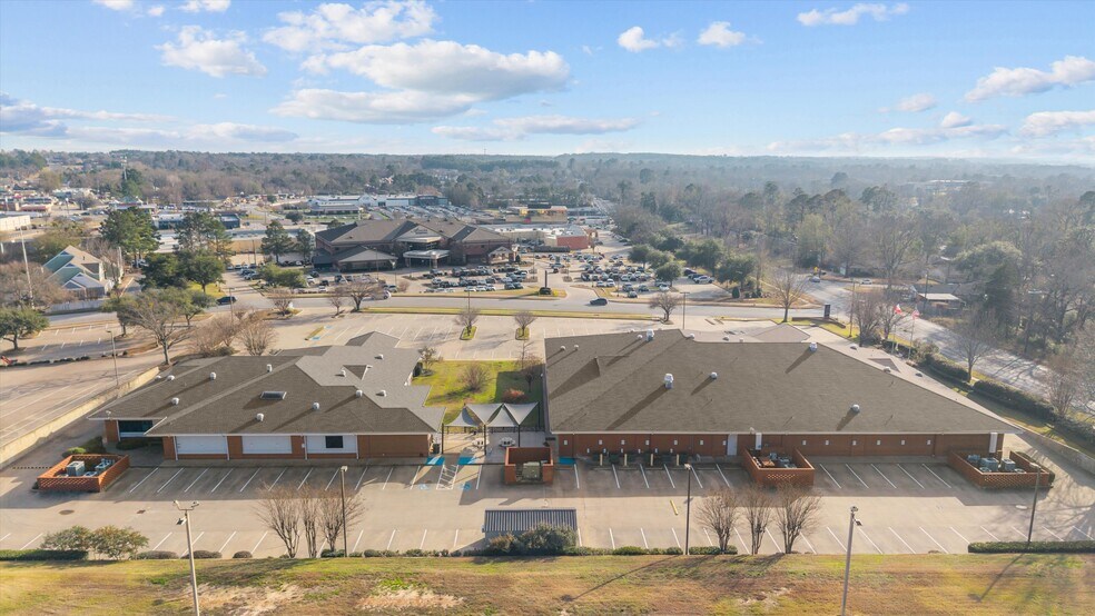 More Photos Of 3415 Golden Rd, Tyler Office For Sale