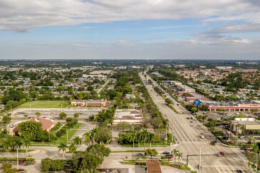 More Photos Of 2301 N University Dr, Sunrise Drugstore For Sale