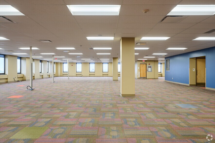 More Photos Of 220 Alexander St, Rochester Loft Creative Space For Lease