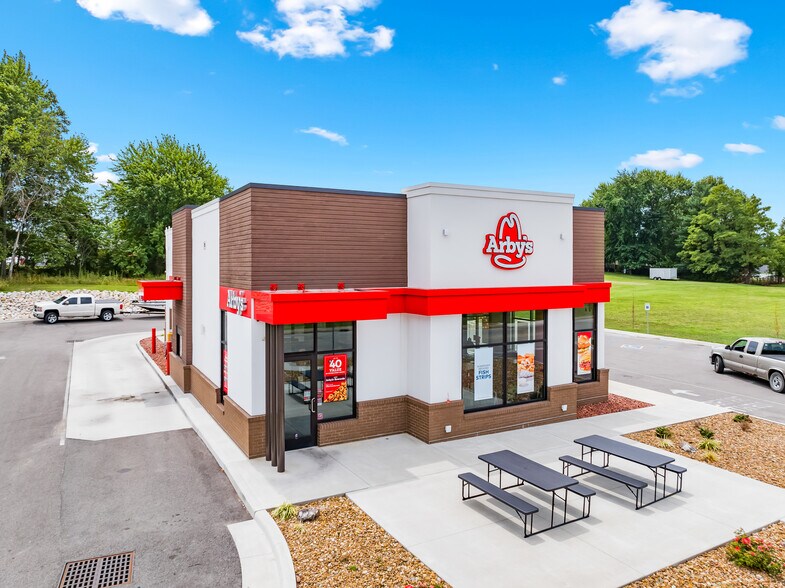 More Photos Of 311 14th st, Huntingburg Fast Food For Sale