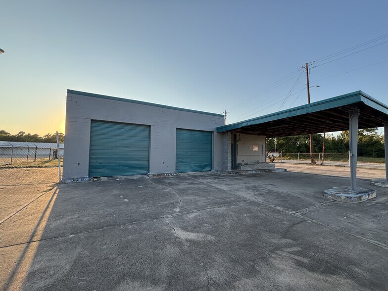 Primary Photo Of 10039 Homestead Rd, Houston General Retail For Lease