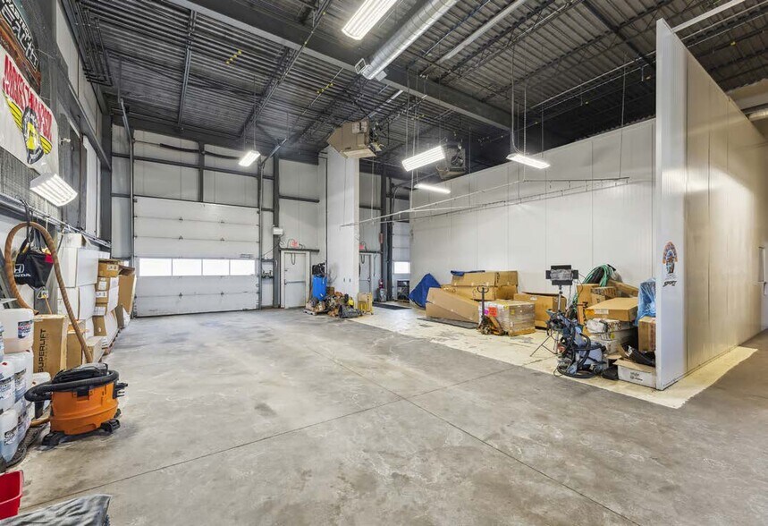 More Photos Of 670 Riddell Rd, Orangeville Freestanding For Sale