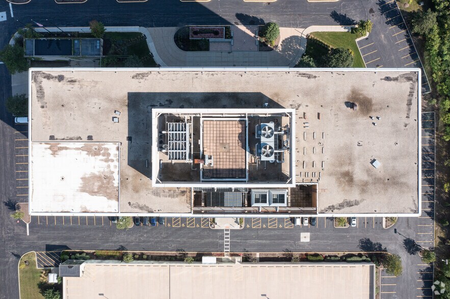 More Photos Of 231 N Martingale Rd, Schaumburg Office For Lease