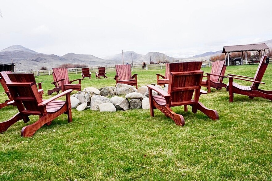 More Photos Of 540 N Main St, Melrose Hotel For Sale