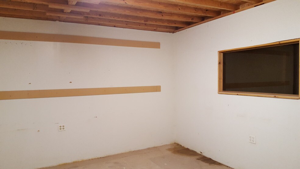 More Photos Of 1800 Circuit Dr, Round Lake Beach Warehouse For Lease