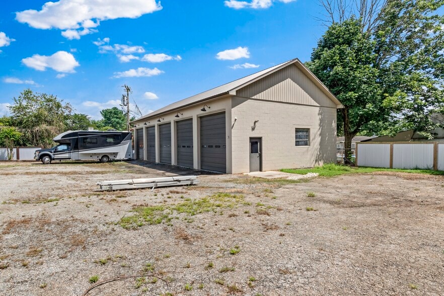 More Photos Of 1417 W Main St, Yadkinville Industrial For Sale