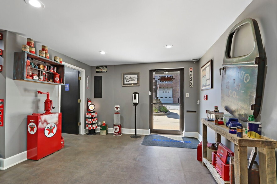 More Photos Of 1206 Washington Rd, Kenosha Auto Repair For Sale