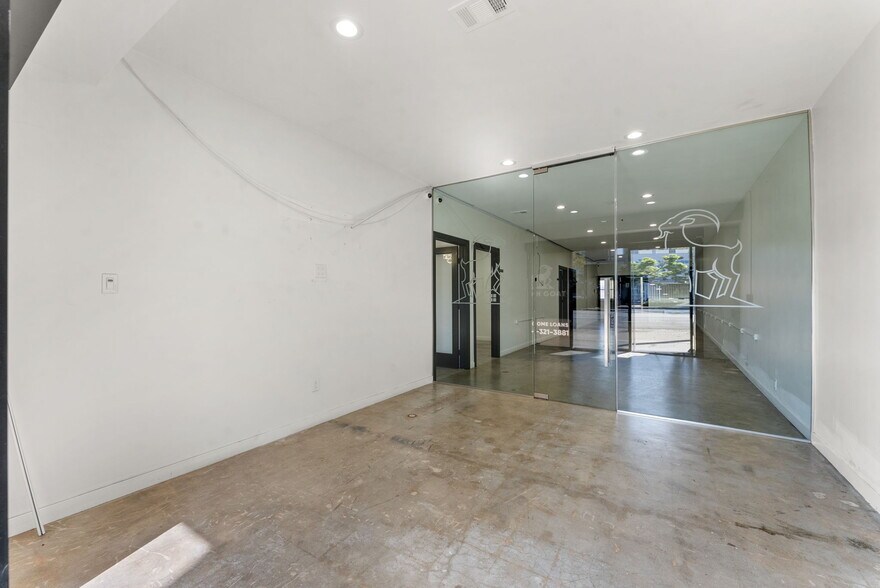 More Photos Of 3030 El Cajon Blvd, San Diego Storefront For Lease