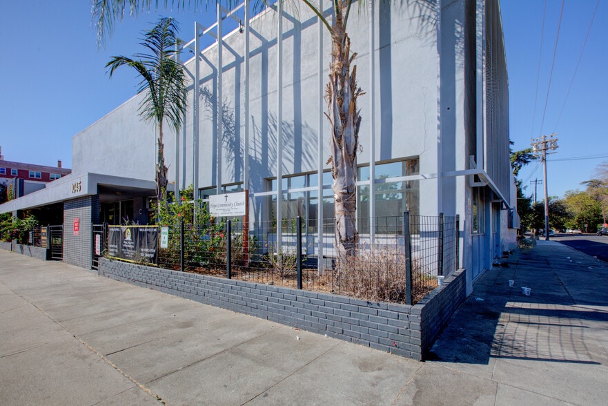 More Photos Of 1029-1045 N El Dorado St, Stockton Office For Lease