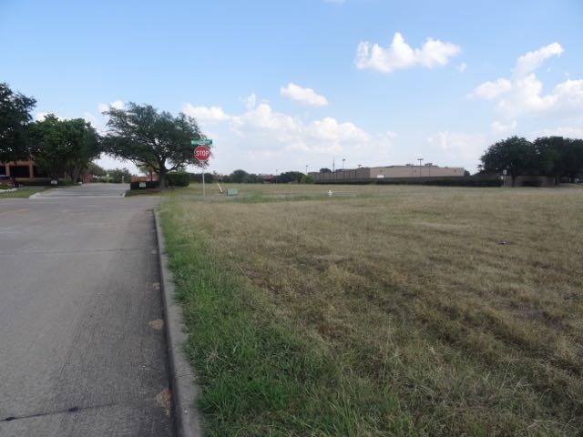 More Photos Of 8102 Mesquite Bend Dr, Irving Land For Sale