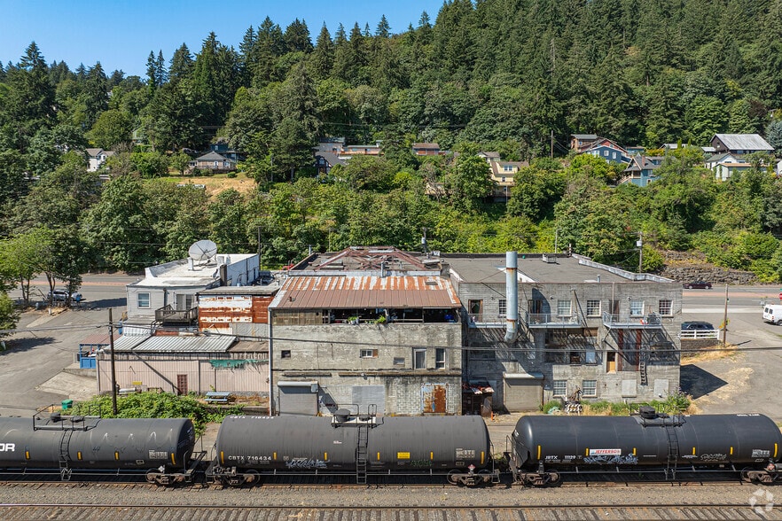 More Photos Of 10818-10828 NW Saint Helens Rd, Portland Light Manufacturing For Sale