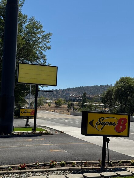 More Photos Of 136 Montague Rd, Yreka Hotel For Sale