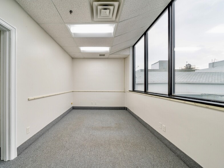 More Photos Of 10 Mt Read Blvd, Rochester Light Distribution For Lease