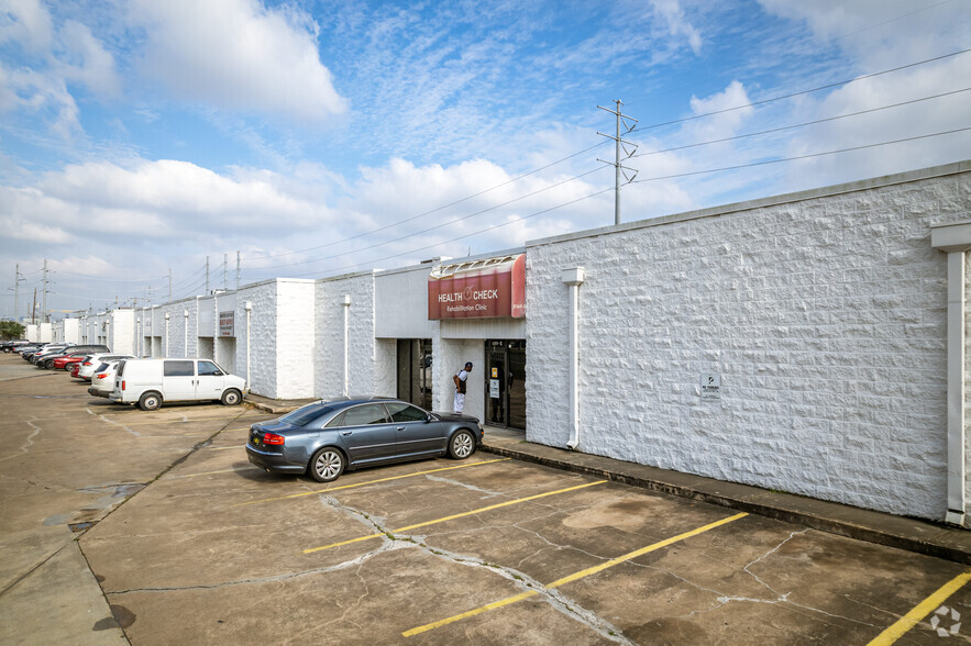 Primary Photo Of 8403 Almeda. Rd, Houston Unknown For Lease