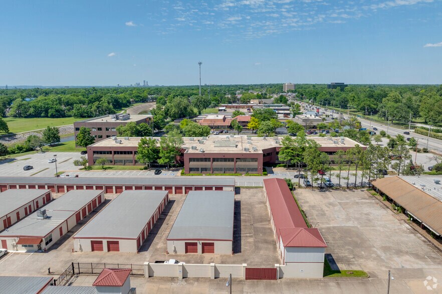 More Photos Of 6506 S Lewis Ave, Tulsa Office For Lease