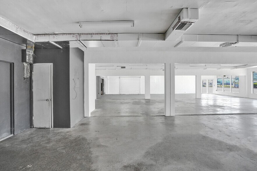 More Photos Of 3055-3057 Broward Blvd, Fort Lauderdale Storefront Retail Office For Sale