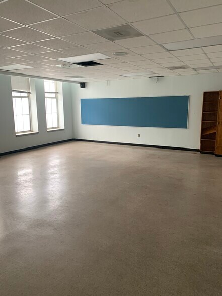 More Photos Of 711 Pinckney St, Mc Clellanville Specialty For Lease