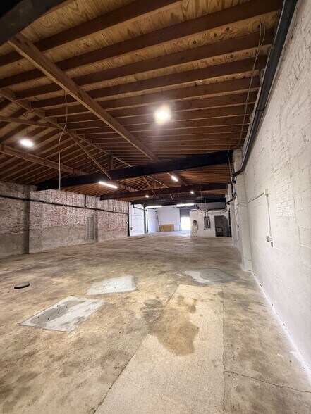 More Photos Of 4547-4549 E Thompson St, Philadelphia General Retail For Lease